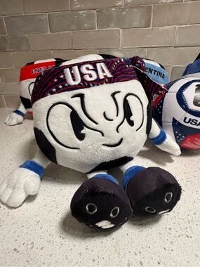 Jazwares FIFA World Cup 26 USA Plush Soccer Ball Collectibl 🇺🇸LAST ONE AVAILABLE